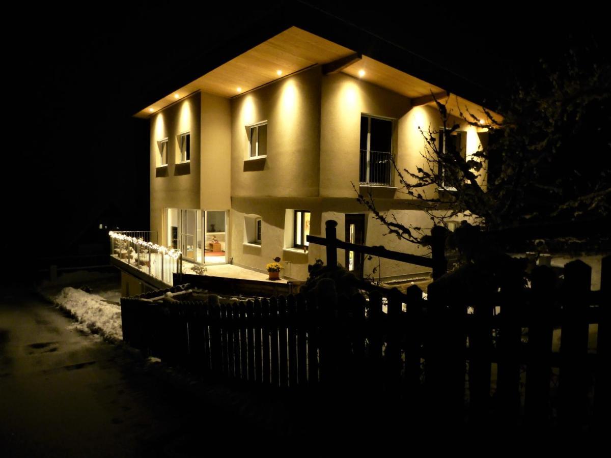 Cozy Mountain View Apartment With Terrace And Garden Innsbruck Eksteriør billede